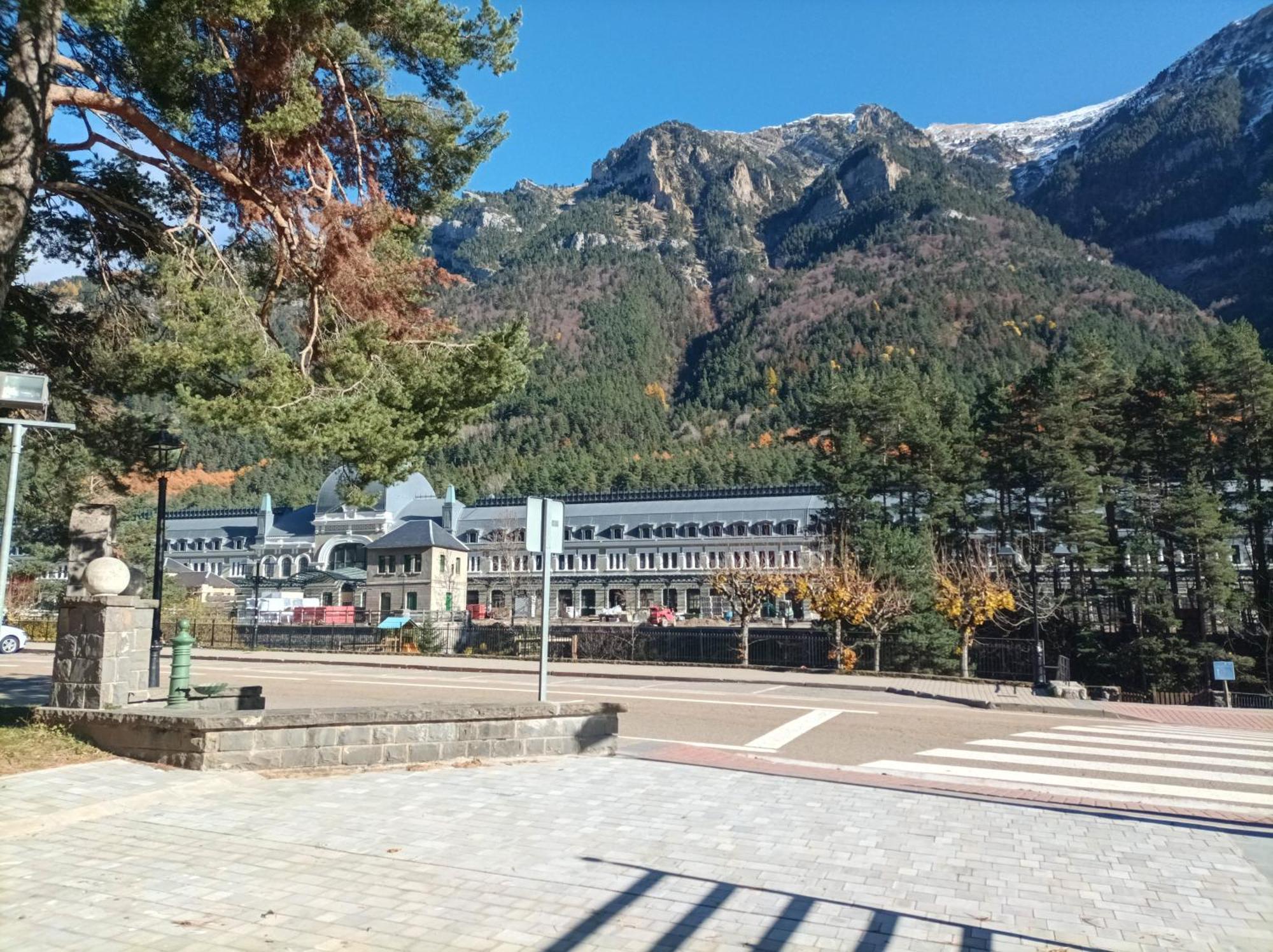 Marraquita Avairent Estacion Canfranc